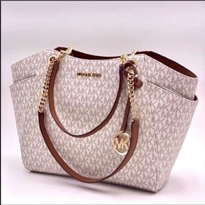 Michael Kors Jetset Purse